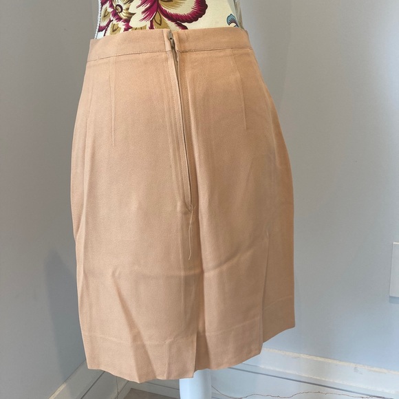 Light peach / pink skirt - Picture 2 of 7